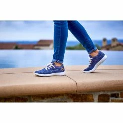 Quest Shoes & Clothing Sizes 11-12 LE MOUTON Classic Lace Up