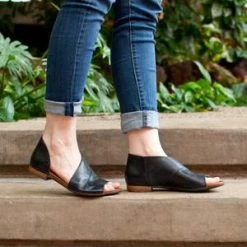 Quest Shoes & Clothing Sizes 11-12 BUENO Tanner