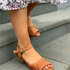 Quest Shoes & Clothing BUENO Judy