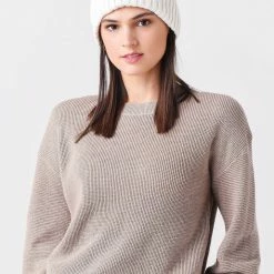 Quest Shoes & Clothing Hats ECHO Recycled Pom Hat EC0598