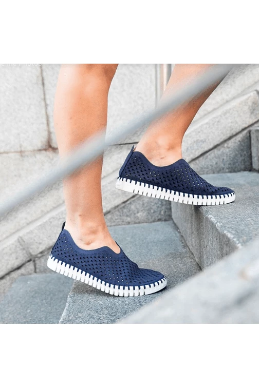 Quest Shoes & Clothing ILSE JACOBSEN 139 Tulip/Cut Outs