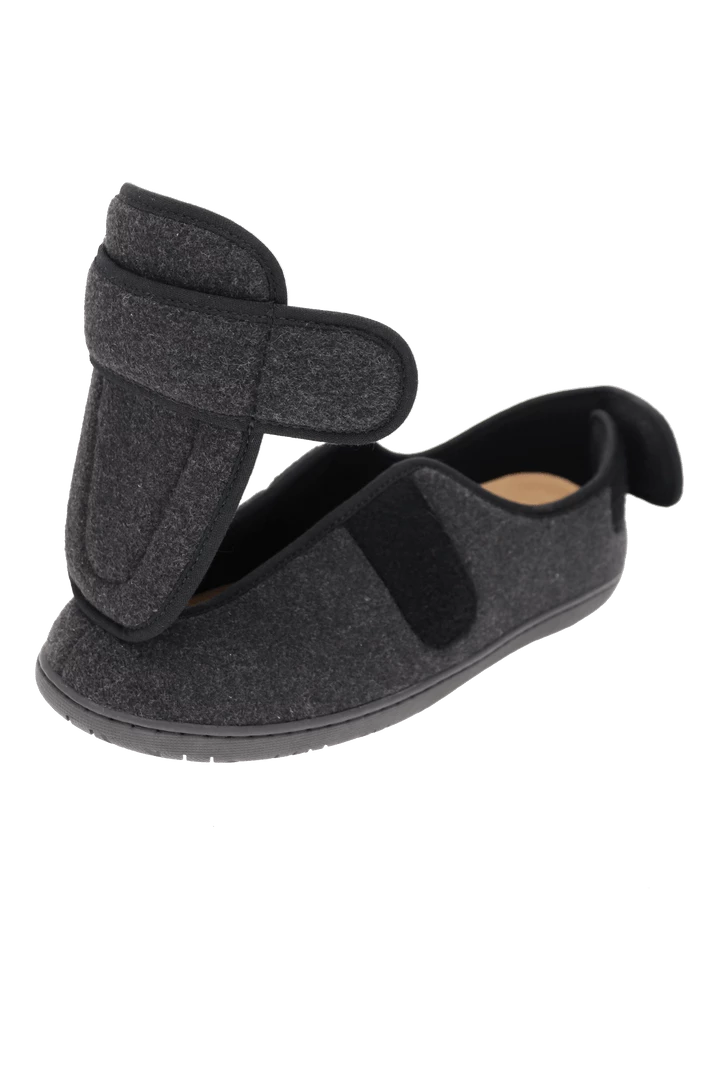 Quest Shoes & Clothing FOAMTREADS Physician M2 Mens Slipper Slippers