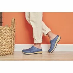 Quest Shoes & Clothing DANSKO Kane Clog