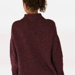 Quest Shoes & Clothing SHERPA Yuden Pullover Sweater Sweaters