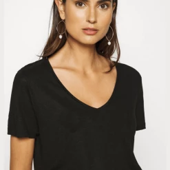 Quest Shoes & Clothing Sale Clothing CREAM Pitta T-Shirt