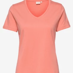 Quest Shoes & Clothing CREAM Naia T-Shirt