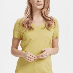 Quest Shoes & Clothing CREAM Naia T-Shirt