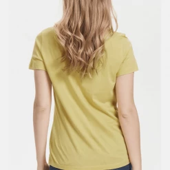 Quest Shoes & Clothing CREAM Naia T-Shirt