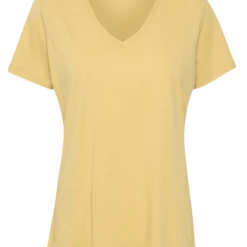 Quest Shoes & Clothing CREAM Naia T-Shirt