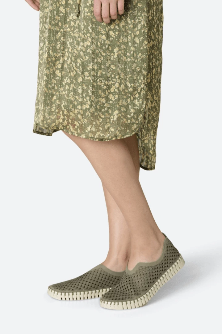 Quest Shoes & Clothing ILSE JACOBSEN 139 Tulip/Cut Outs