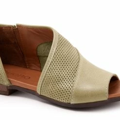 Quest Shoes & Clothing BUENO Tahiti