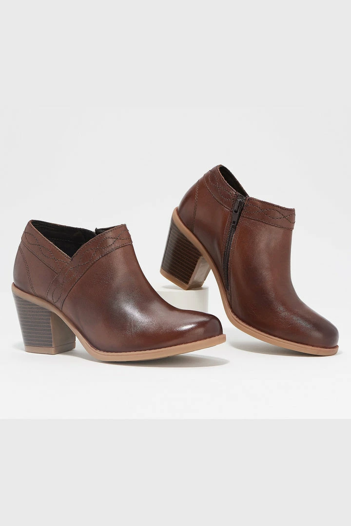 Quest Shoes & Clothing Sale Footwear EARTH Lina Austin Boot