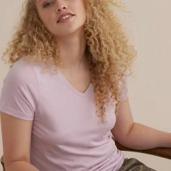 Quest Shoes & Clothing Tops CREAM Naia T-Shirt